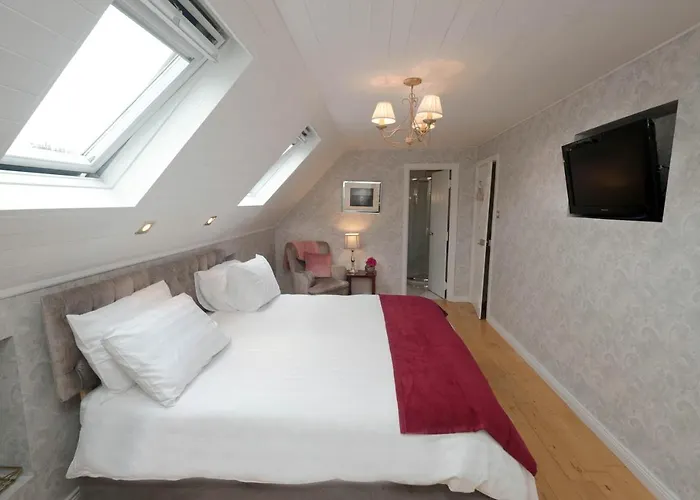 Ivy Steps From National Park