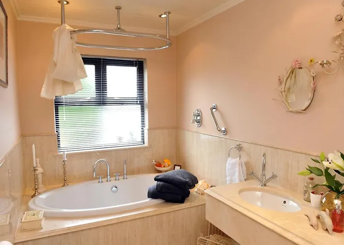 Ivy Steps From National Park * Килларни