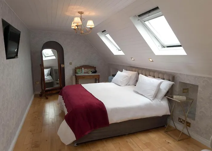 Ivy Steps From National Park *