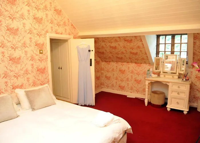 Ivy Steps From National Park *