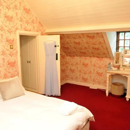 Ivy Steps From National Park *