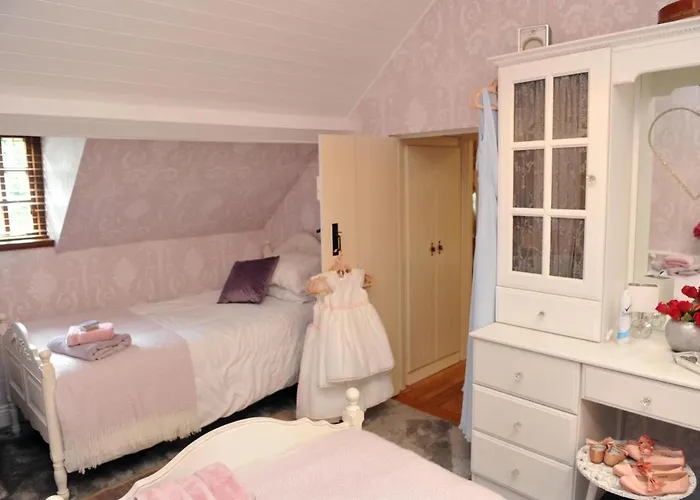 Ivy Steps From National Park